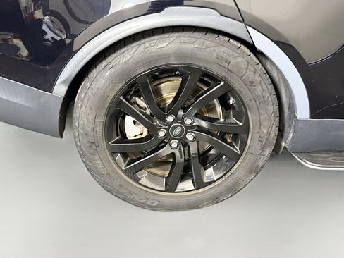 Used 2019 Land Rover Discovery SE AWD/4WD image 33