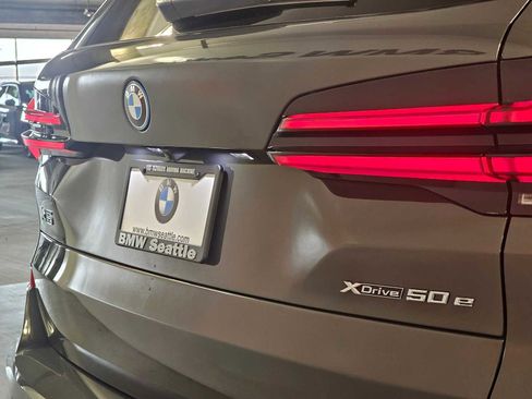New 2026 BMW X5 xDrive50e w/ M Sport Package AWD/4WD image 7