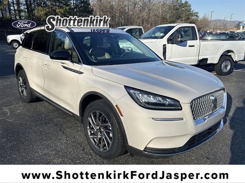 Used 2021 Lincoln Corsair Standard w/ Equipment Group 101A image 1