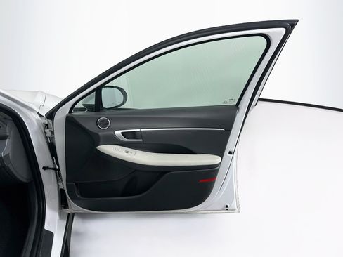 Used 2025 Hyundai Sonata SEL FWD image 32