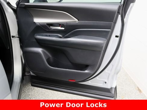 Used 2025 Toyota Grand Highlander FWD image 38