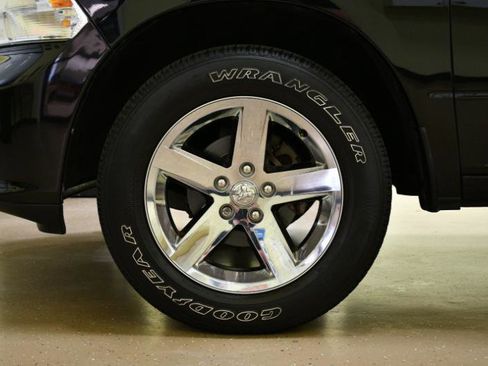 Used 2016 RAM 1500 Express RWD image 16