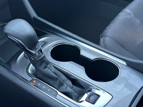Used 2022 Chevrolet Malibu LT FWD image 17