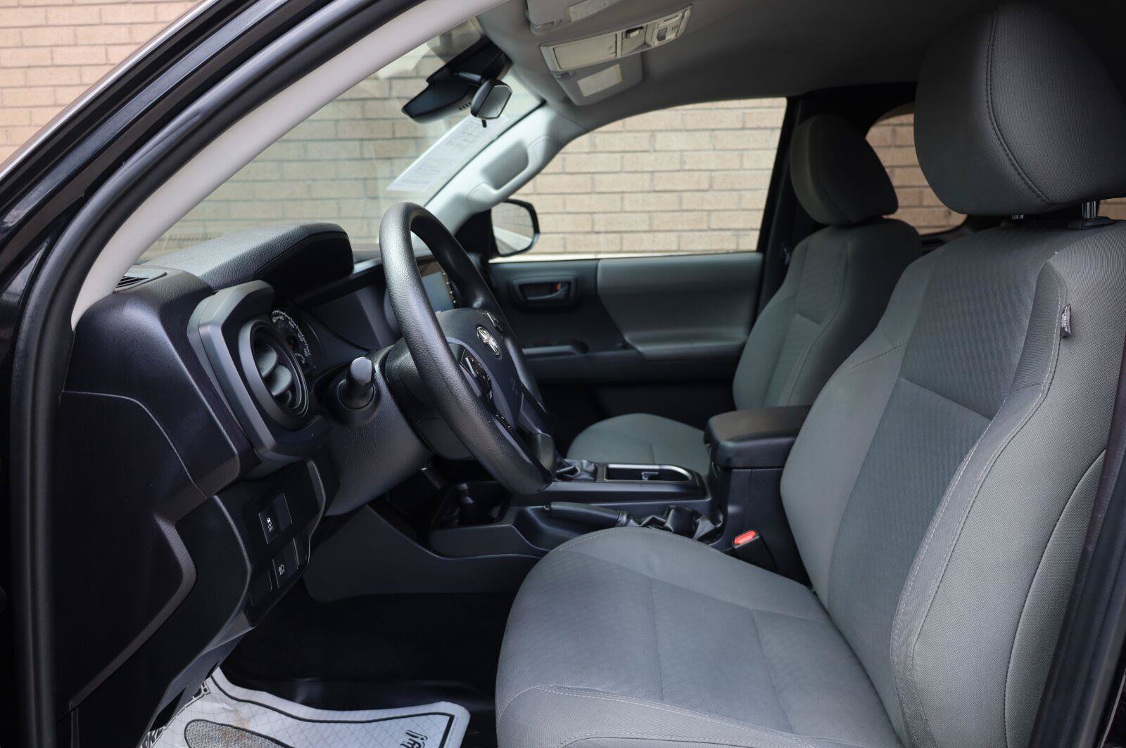 Used 2020 Toyota Tacoma SR AWD/4WD image 16