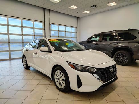 Used 2024 Nissan Sentra S image 28