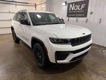 New 2026 Jeep Grand Cherokee Altitude