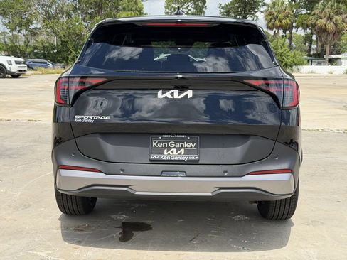 New 2027 Kia Sportage EX FWD image 5