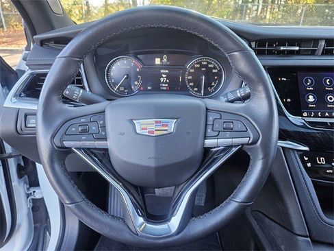 Certified 2025 Cadillac XT6 Premium Luxury image 23