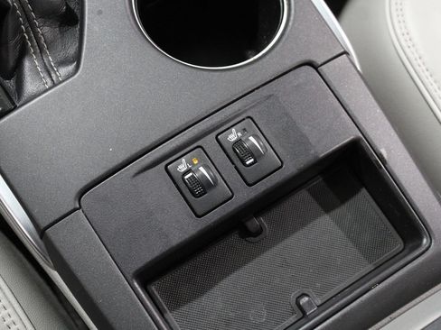 Used 2017 Toyota Camry XLE image 15