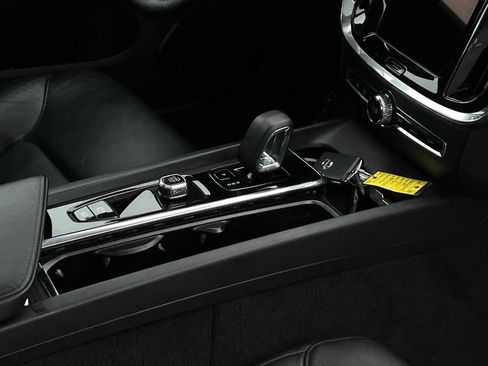 Used 2024 Volvo S60 B5 Core image 12