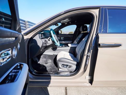 Used 2025 Rolls-Royce Ghost AWD/4WD image 32