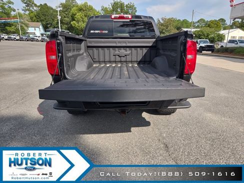 Used 2022 Chevrolet Colorado Z71 w/ Safety Package AWD/4WD image 9
