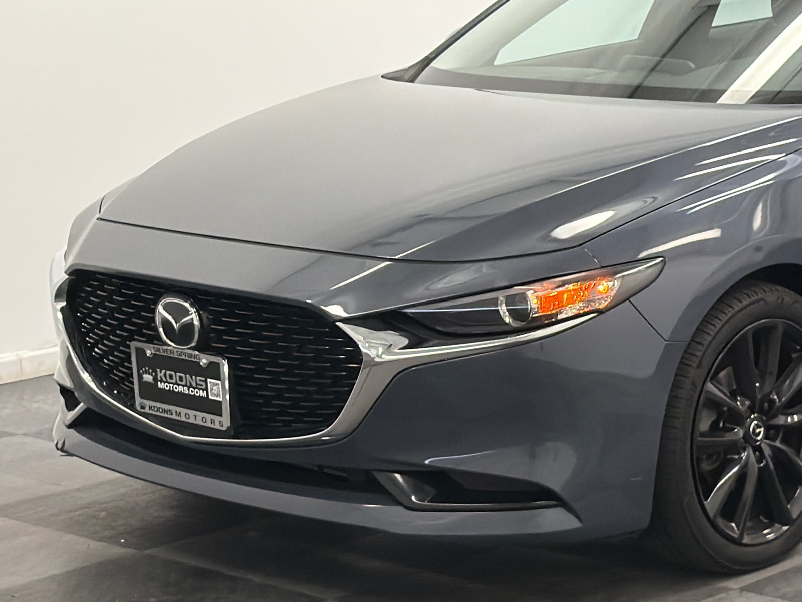 Used 2022 MAZDA MAZDA3 s FWD image 2
