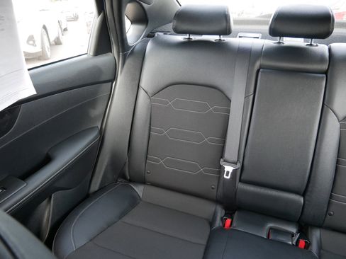 Used 2024 Kia Forte GT-Line image 12