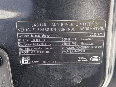 Used 2025 Land Rover Defender 110 X-Dynamic SE image 26