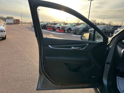 Used 2021 Cadillac XT5 Premium Luxury image 11