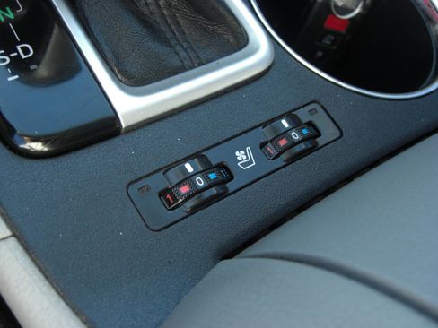 Used 2014 Toyota Highlander Limited FWD image 27