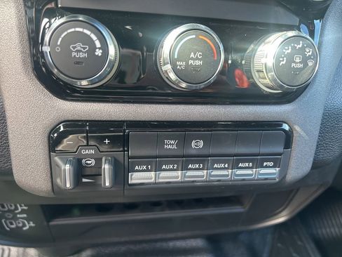 New 2026 RAM 5500 Tradesman w/ Chrome Appearance Group AWD/4WD image 24