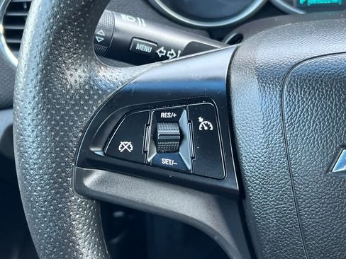 Used 2015 Chevrolet Cruze LT w/ Technology Package image 23