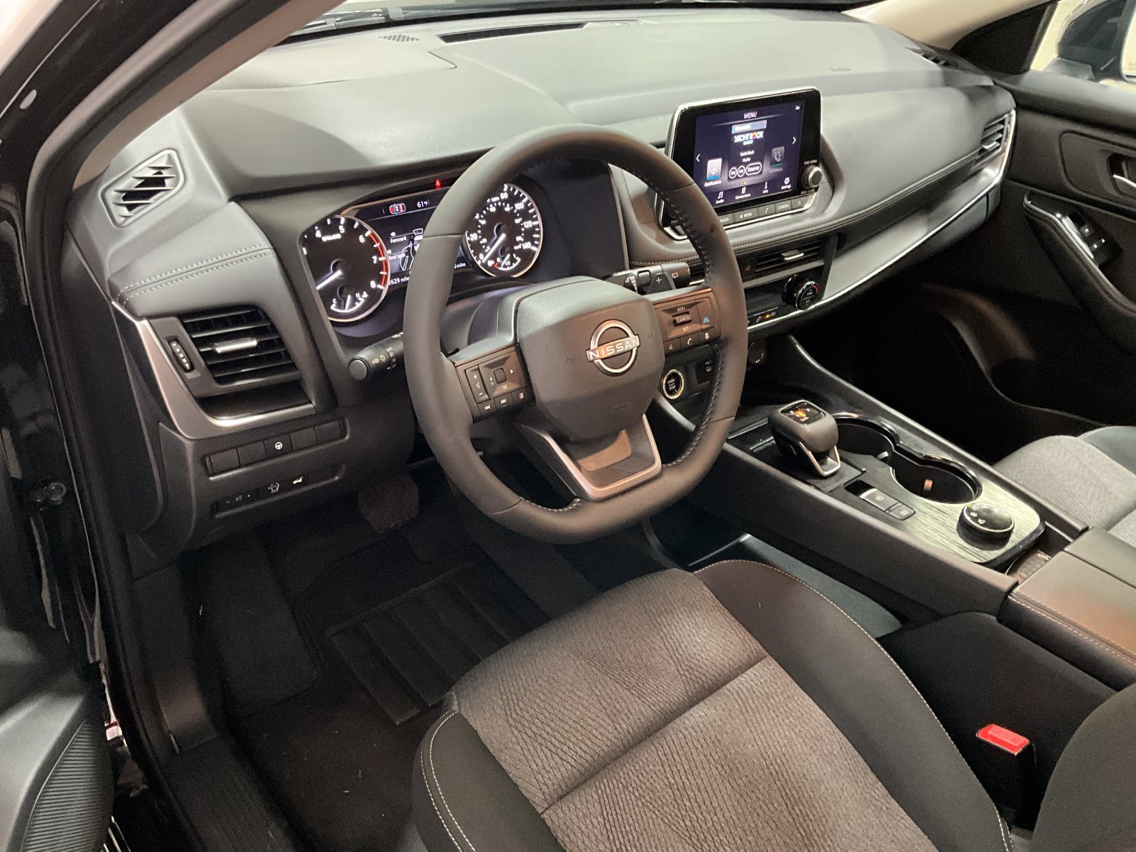Used 2026 Nissan Rogue SV AWD/4WD image 14