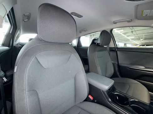 Used 2025 Kia K4 FWD image 27