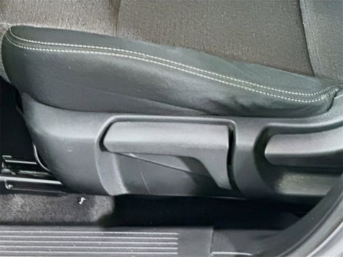 Used 2021 Nissan Rogue S image 22