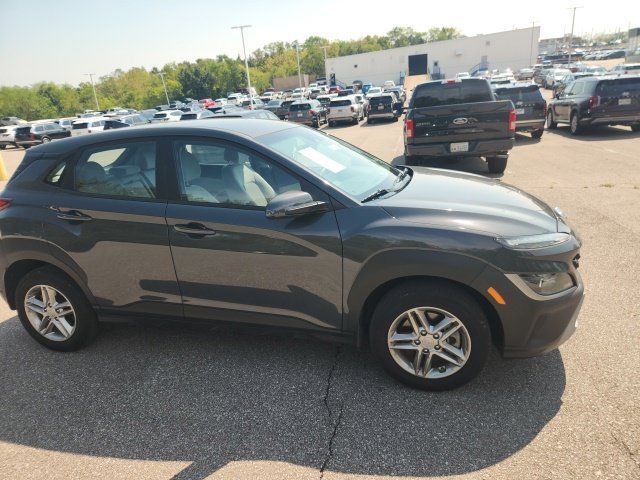 Used 2023 Hyundai Kona SE w/ Cargo Package AWD/4WD image 7