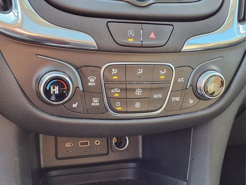 Used 2023 Chevrolet Equinox LT image 18