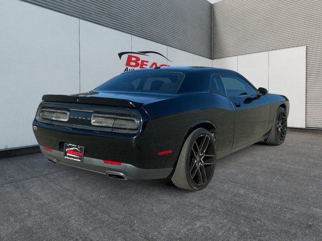 Used 2018 Dodge Challenger SXT RWD image 13