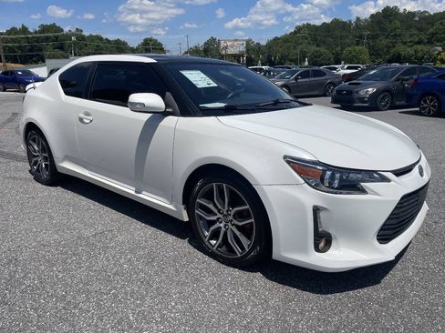 Used 2015 Scion tC FWD image 6