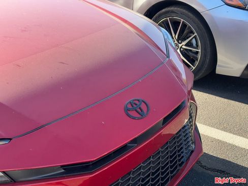 Used 2026 Toyota Camry XLE w/ Convenience Package image 7