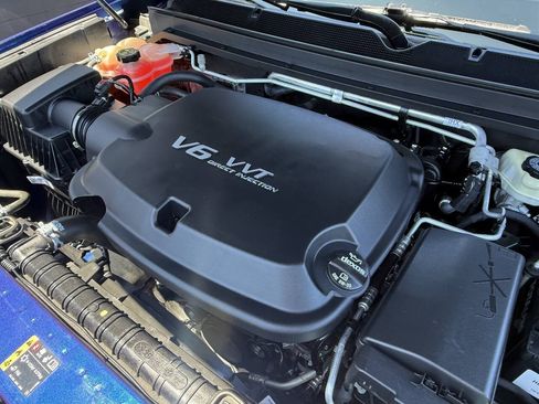 Used 2017 Chevrolet Colorado LT w/ LT Convenience Package RWD image 18