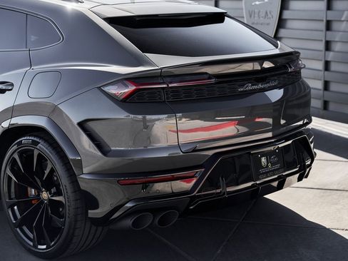 Used 2025 Lamborghini Urus SE image 11