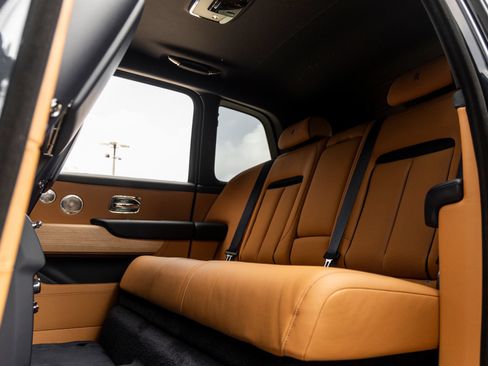 New 2026 Rolls-Royce Cullinan AWD/4WD image 44