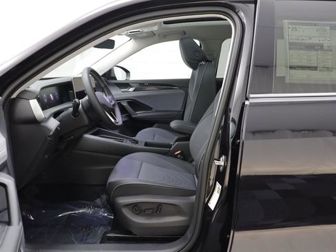 New 2026 Volkswagen Tiguan SE image 5