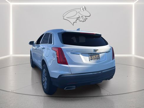 Used 2017 Cadillac XT5 Luxury w/ Driver Awareness Package image 6