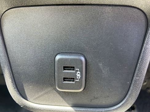 Used 2023 Chevrolet Equinox LS AWD/4WD image 20