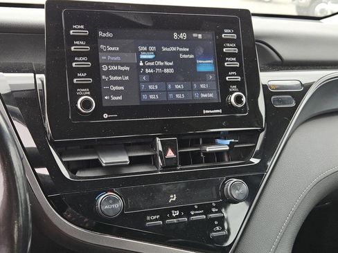 Used 2021 Toyota Camry SE w/ Cold Weather Package image 12