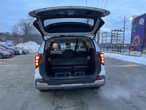 Used 2026 Kia Carnival SX image 13