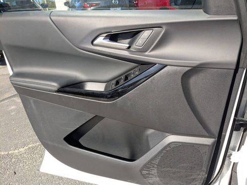 Used 2025 Chevrolet Equinox LT image 13