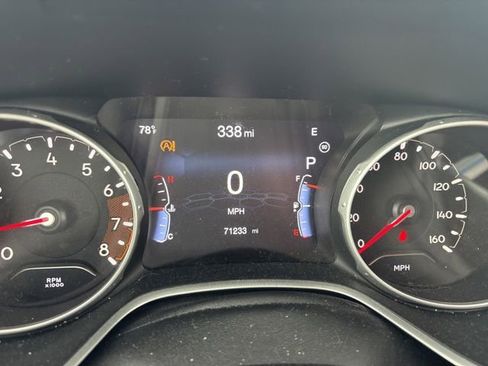 Used 2018 Jeep Compass Latitude w/ Popular Equipment Group AWD/4WD image 3