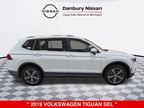 Used 2019 Volkswagen Tiguan SEL AWD/4WD image 2