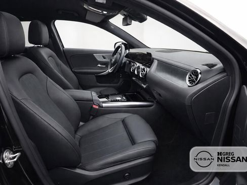 Used 2025 Mercedes-Benz GLA 250 image 11