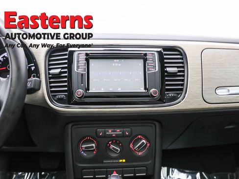 Used 2018 Volkswagen Beetle 2.0T S image 12