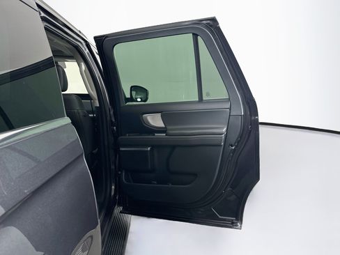 Used 2025 Ford Expedition Max Active AWD/4WD image 33