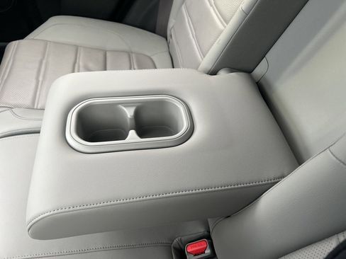 Used 2020 Honda CR-V Touring image 25