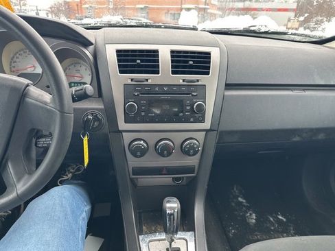 Used 2009 Dodge Avenger SE image 14