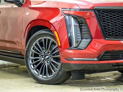 Certified 2025 Cadillac Escalade Sport Platinum AWD/4WD image 4
