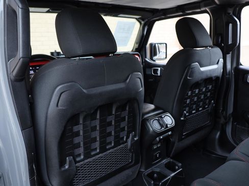 Used 2022 Jeep Wrangler Unlimited Rubicon AWD/4WD image 18