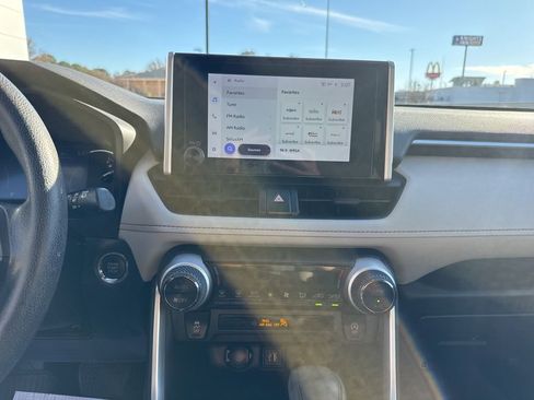 Used 2023 Toyota RAV4 XLE image 18
